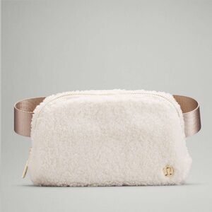COPY - Lululemon Belt Bag